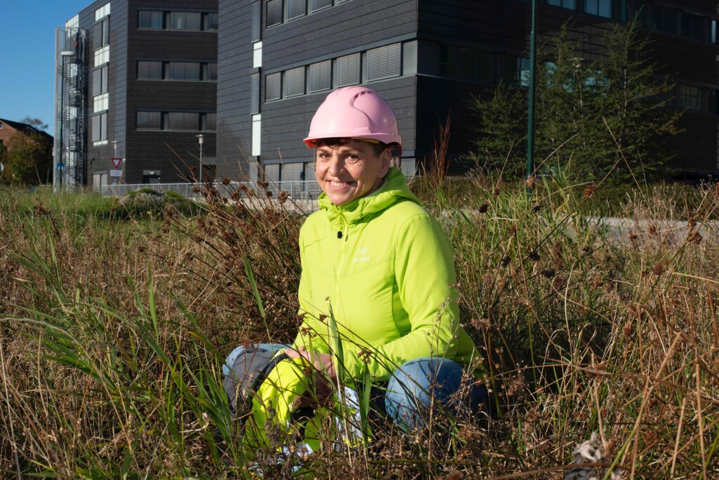 Inger Anita Merkesdal ute på anlegg